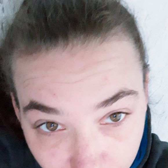 Meet your Posher, Cassandra - Picture 1 of 1